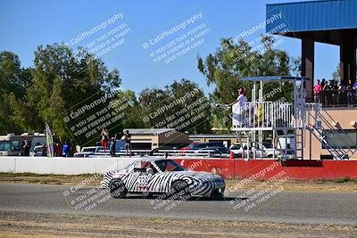 media/Sep-29-2024-24 Hours of Lemons (Sun) [[6a7c256ce3]]/StartFinish (245p-330p)/